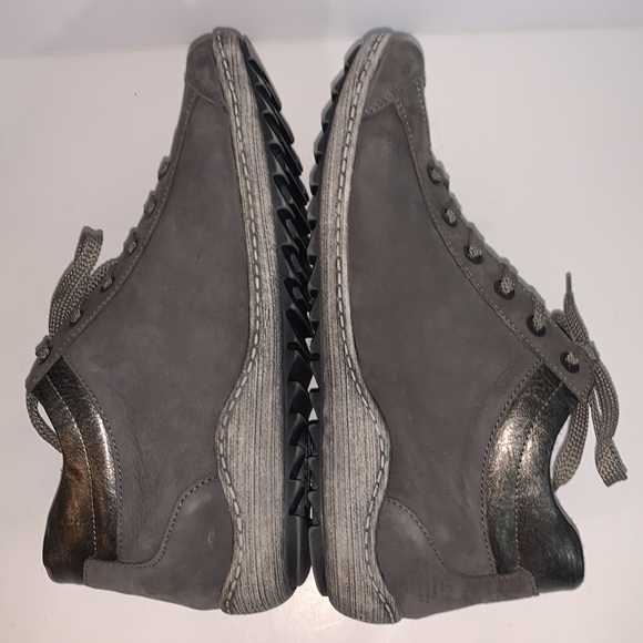 remonte Tex Gray leather ankle boots metallic collar side zipper for easy on. - Picture 3 of 7